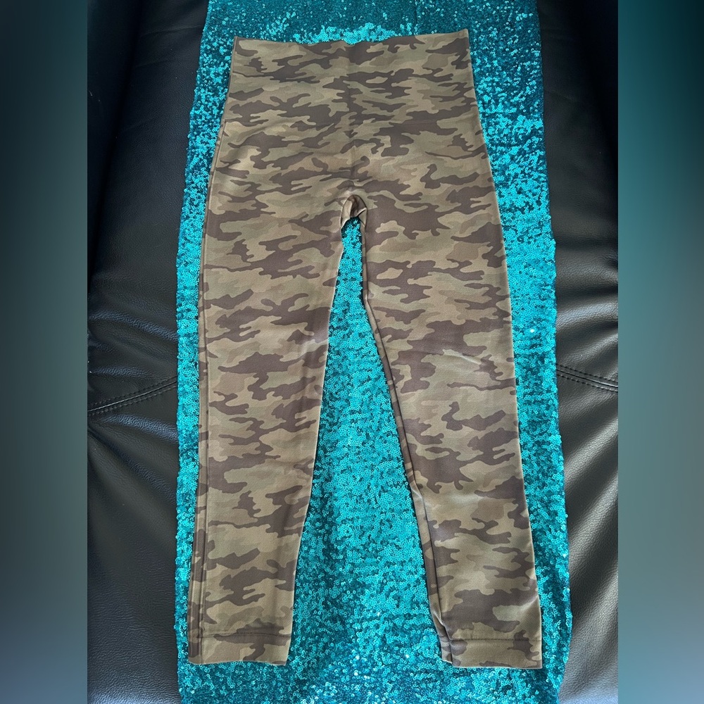 Spanx camo cropped Leggings